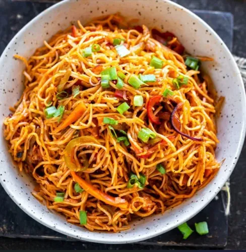 SCHEZWAN NOODLES. VEG